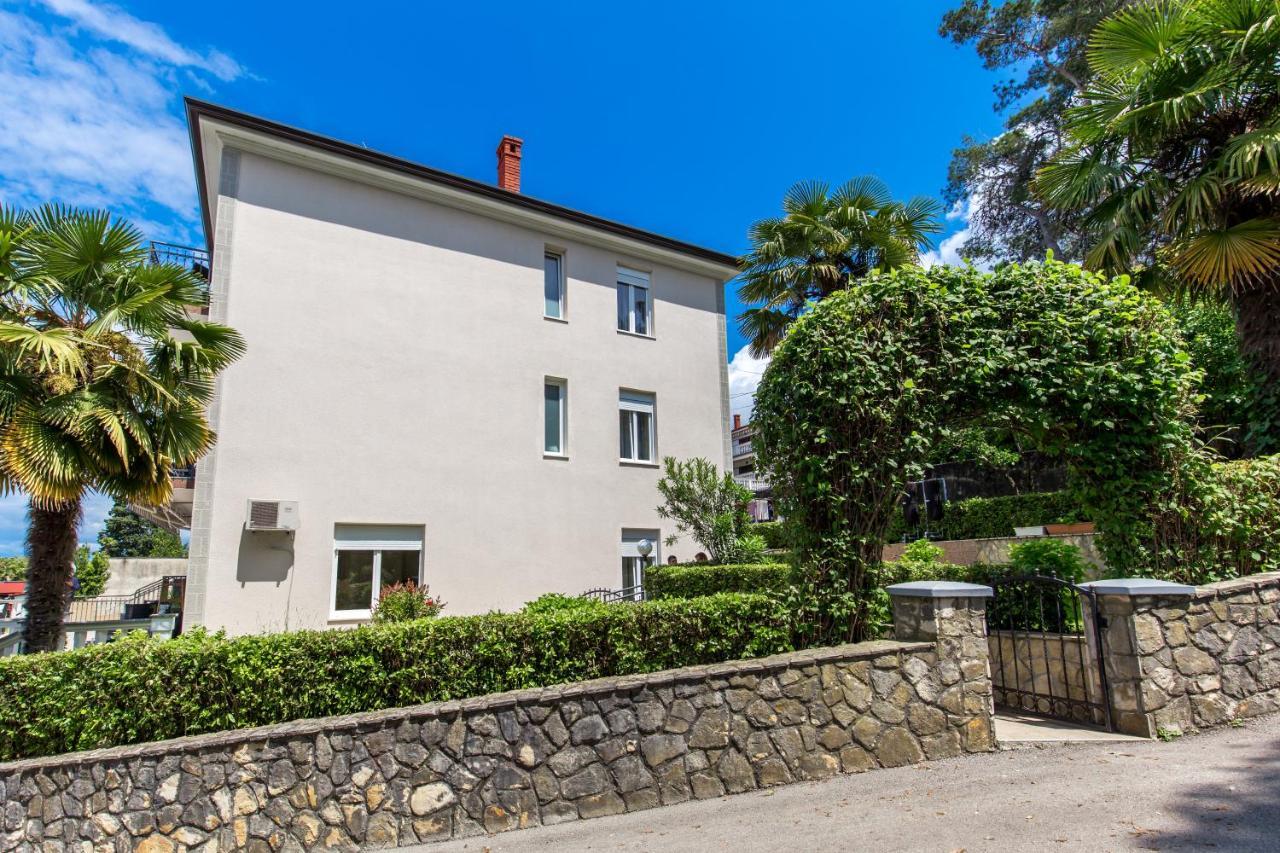 Apartments & Rooms Milcetic D Malinska Exterior photo
