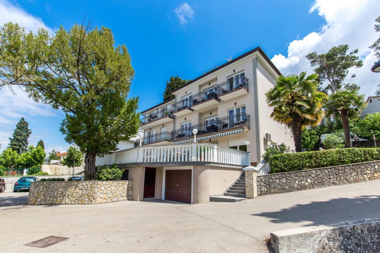Apartments & Rooms Milcetic D Malinska Exterior photo