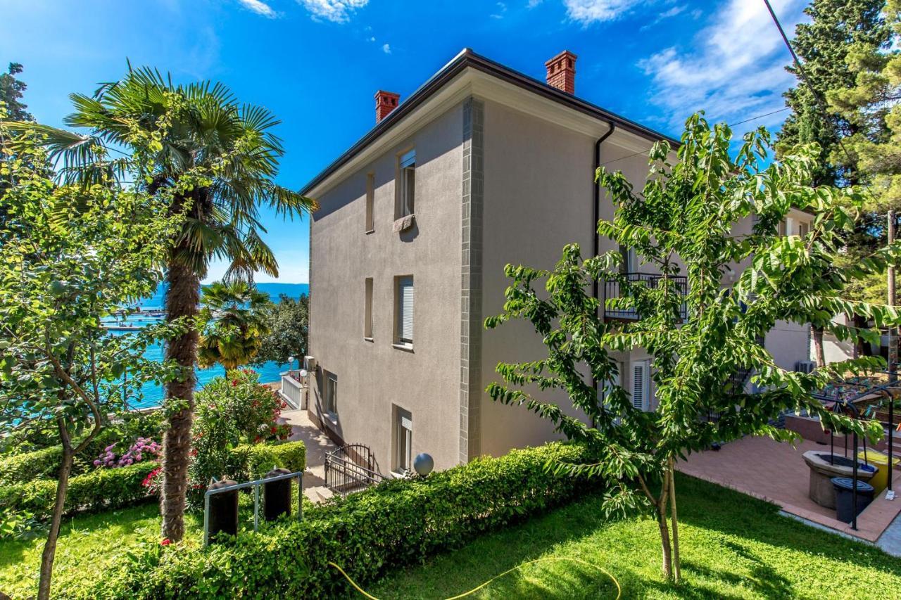 Apartments & Rooms Milcetic D Malinska Exterior photo