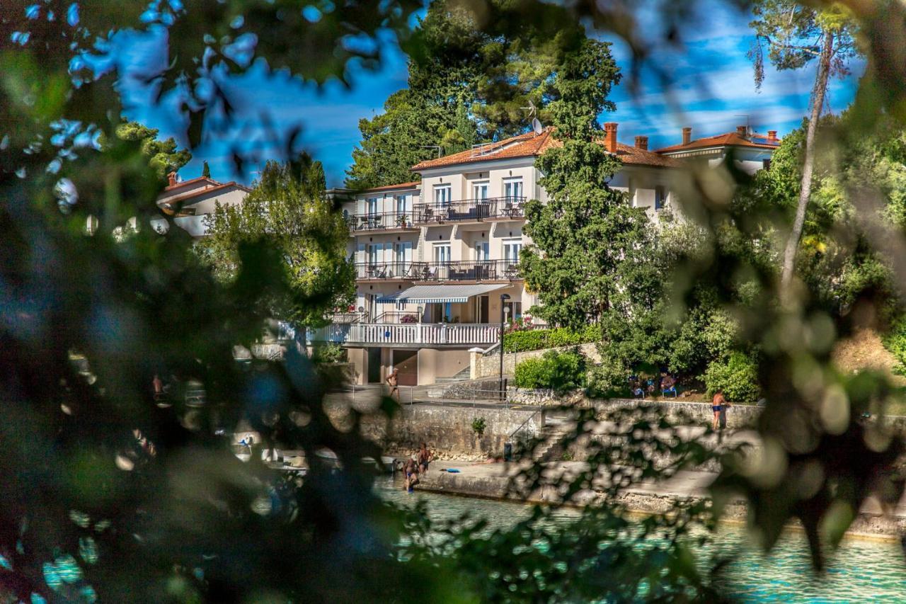 Apartments & Rooms Milcetic D Malinska Exterior photo