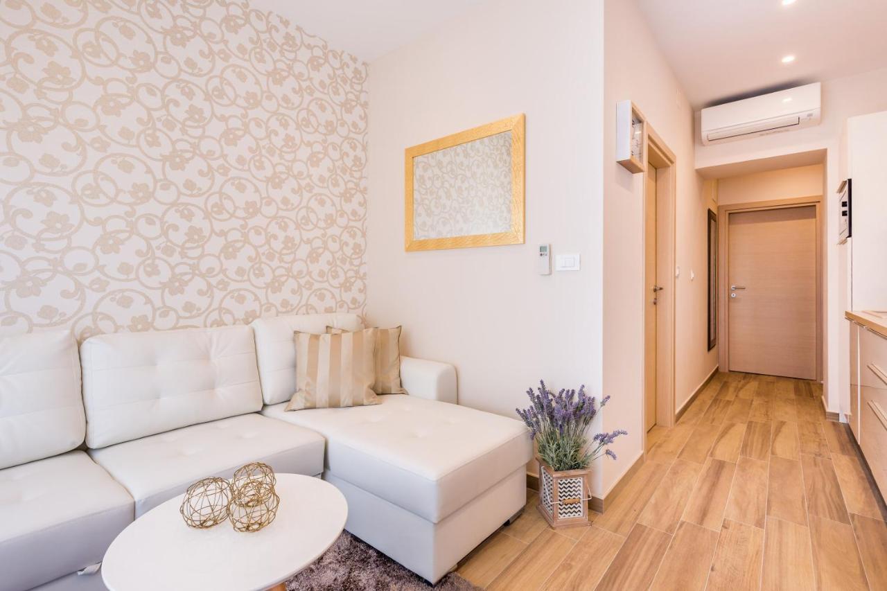 Apartments & Rooms Milcetic D Malinska Exterior photo